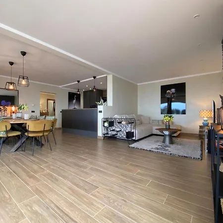 Max וילה סנטה אורסולה