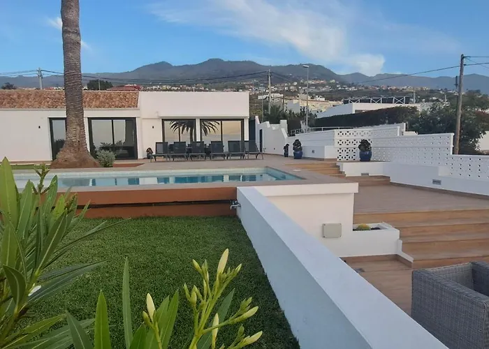 Max Villa Santa Úrsula